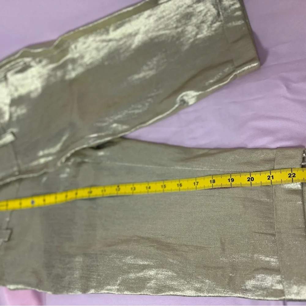 Alice + Olivia shimmery shiny metallic gold linen cotton Bermuda designer shorts